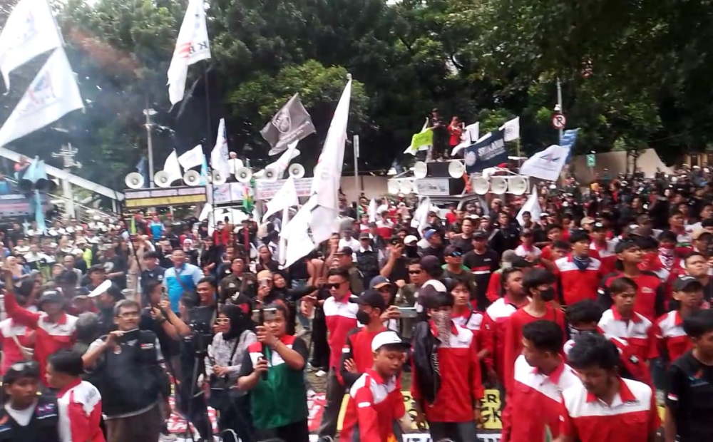 Demo di Gedung KPK, Massa Tuntut Pemeriksaan Bobby Nasution dan Pengunduran Diri Pimpinan KPK