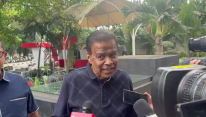 Pemilik agen perjalanan Maktour Travel Fuad Hasan Masyhur di Gedung KPK, Jakarta, Senin, 26/1/2026 | Muhammad Reza/Forum Keadilan