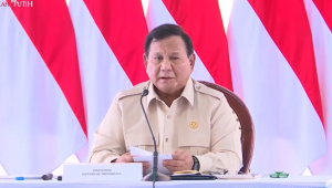 Presiden Prabowo Subianto dalam rapat koordinasi saat meninjau pembangunan hunian Danantara di Aceh Tamiang, Kamis, 1/1/2026 | YouTube Sekretariat Presiden