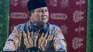 Presiden RI Prabowo Subianto menghadiri Puncak Peringatan Natal Nasional Tahun 2025 yang diselenggarakan di Tennis Indoor Senayan, Jakarta, pada Senin, 5 Januari 2026. | YouTube Sekretariat Presiden