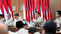 Presiden Prabowo Subianto menyampaikan Taklimat Awal Tahun kepada seluruh jajaran Kabinet Merah Putih di kediamannya di Hambalang, Kabupaten Bogor, pada Selasa, 6 Januari 2026. | Dok BPMI Setpres/Cahyo