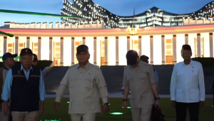 Presiden Prabowo Subianto tiba di Ibu Kota Nusantara (IKN) di Kalimantan Timur, Senin, 12/1/2026. | YouTube Sekretariat Presiden