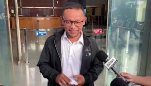 Eks Stafsus Menteri Agama, Ishfah Abidal Aziz alias Gus Alex di Gedung KPK, Jakarta, Senin, 26/1/2026 | Muhammad Reza/Forum Keadilan