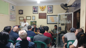 Mediasi antara warga, RW dan pihak yayasan SPPG dalam penolakan pembangunan dapur MBG di Penjaringan, Jakarta Utara, Kamis, 15/1/2026, malam | Syahrul Baihaqi/Forum Keadilan