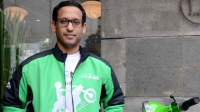 Nadiem Makarim menggunakan jaket ojek online (ojol) Gojek | Ist