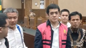 Anak Mohammad Riza Chalid, Muhammad Kerry Adrianto Riza, di Pengadilan Tipikor Jakarta, Jumat, 27/2/2026, dini hari | Syahrul Baihaqi/Forum Keadilan