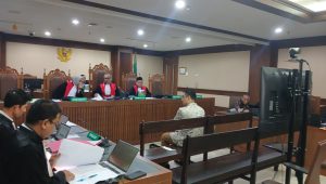 Menantu eks Sekretaris MA Nurhadi, Rezky Herbiyono saat menjadi saksi di Pengadilan Tipikor Jakarta, Senin, 23/2/2026 | Syahrul Baihaqi/Forum Keadilan