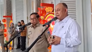 Gubernur DKI Jakarta Pramono Anung (kiri) bersama Kepala Badan Gizi Nasiona (BGN) Dadan Hindayana (kanan) di Balai Kota DKI Jakarta, Senin, 9/2/2026 | Ist