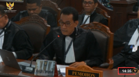 Kuasa hukum Roy Suryo cs, Refly Harun, di ruang sidang MK, Selasa, 10/2/2026 | YouTube Mahkamah Konstitusi