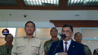 Wamenhan Danny Ermawan (kiri) bersama dengan Ketua Komisi I DPR RI Utut Adianto (kanan) di Kompleks Parlemen, Senayan, Jakarta, Selasa, 10/2/2026 | Novia Suhari/Forum Keadilan