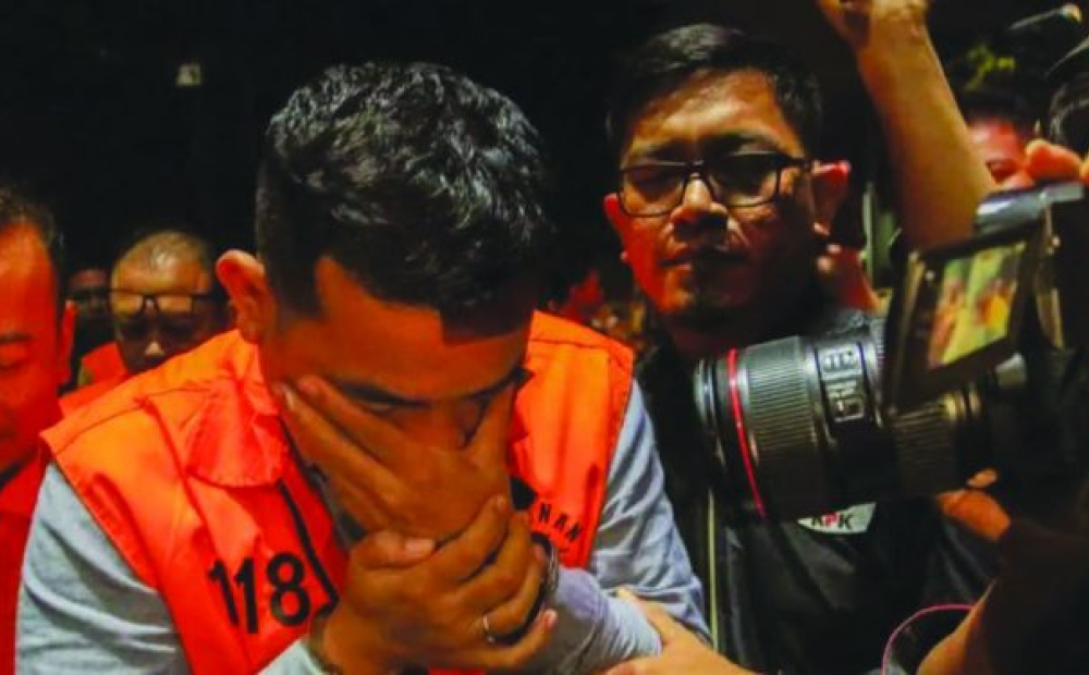 Sempat Kabur Saat OTT, Pemilik PT Blueray Cargo Menyerahkan Diri dan Kini Ditahan KPK