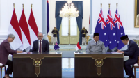 Presiden Prabowo Subianto menejen sejumlah kerja sama dengan PM Australia Athony Albanese di Istana Merdeka, Jakarta Pusat, Jumat, 6/2/2026. | YouTube Sekretariat Presiden