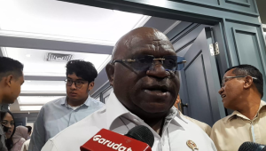 Menteri HAM Natalius Pigai, di Kompleks Parlemen, Senayan, Jakarta, Senin, 2/2/2026 | Novia Suhari/Forum Keadilan