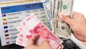 Uang Rupiah Indonesia dan Dolar Amerika Serikat | Ist