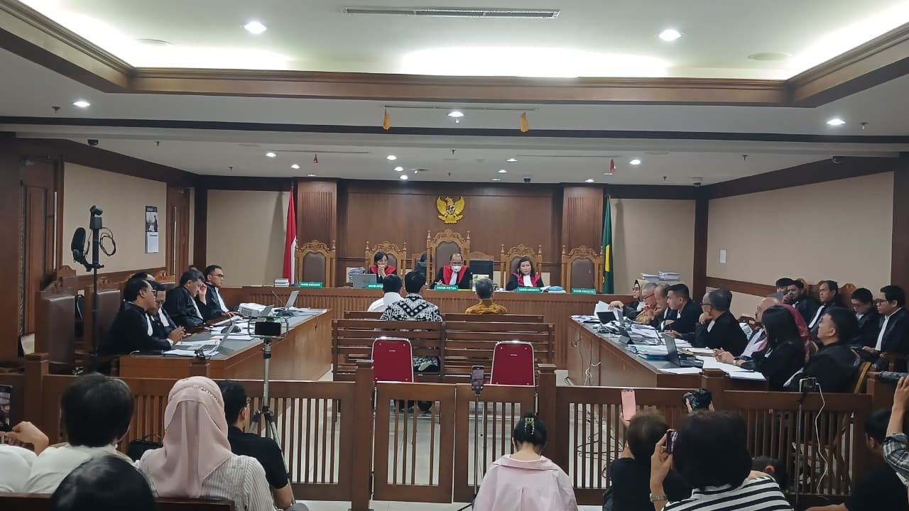 Debat dengan PH Terdakwa, Ahok Bantah Laporkan Kasus LNG Pertamina