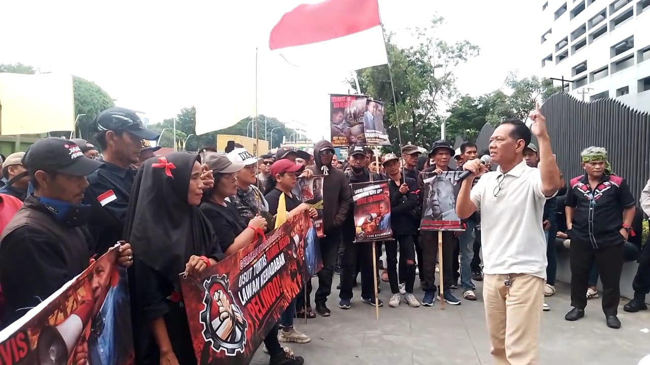 Massa Gerakan Utara Bersatu Datangi Gedung Pelindo, Pertanyakan Kematian Ermanto Usman