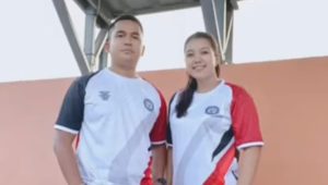 Roza Nofriman (kiri) dan Intan Gianti Dirgantari (kanan) dari Taksaka Swimming Club yang dilaporkan ke Kepolisian | Ist