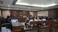 Delapan Terdakwa dalam kasus dugaan pemerasan terkait pengurusan Rencana Penggunaan Tenaga Kerja Asing (RPTKA) di ruang sidang Pengadilan Tindak Pidana Korupsi (Tipikor) Jakarta, Senin, 30/3/2026 | Syahrul Baihaqi/Forum Keadilan