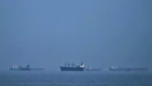 Kapal di Selat Hormuz | Dok AFP