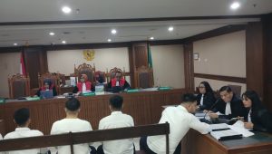 Ammar Zoni (kanan) di sidang pembacaan pledoi di Pengadilan Negeri Jakarta Pusat, Kamis, 2/4/2026 | Syahrul Baihaqi/Forum Keadilan