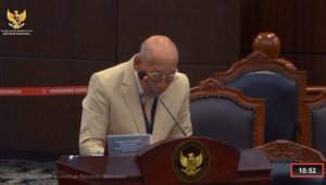 Anggota DPR I Wayan Sudirta saat memberi keterangan di ruang sidang MK, Selasa, 14/4/2026 | YouTube Mahkamah Konstitusi