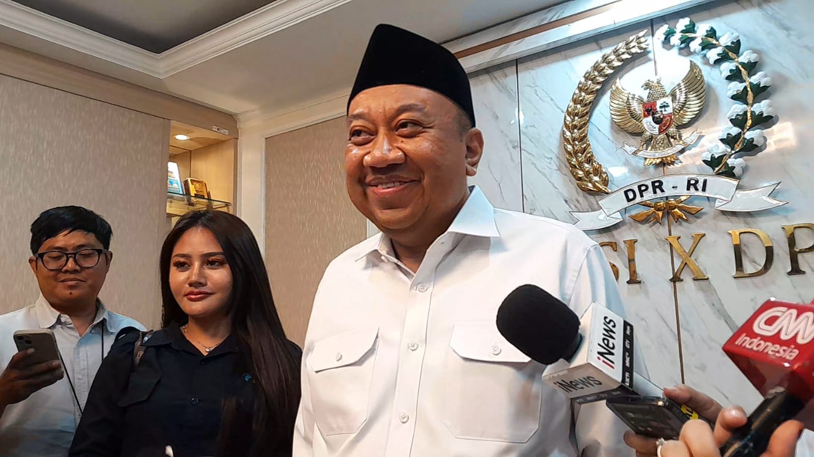 Usul Gaji Guru Naik Jadi Rp5 Juta, DPR: Pemerintah Itu Mampu