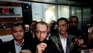 Ustaz Khalid Basalamah di Gedung KPK, Jakarta, Kamis, 23/4/2026 | Muhammad Reza/Forum Keadilan