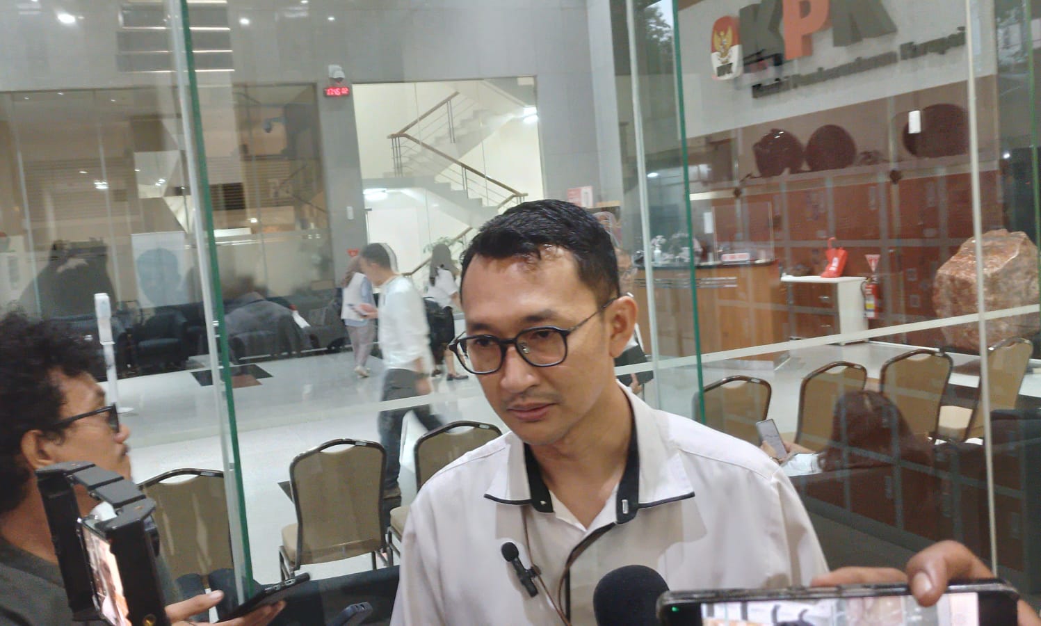 Begini Penjelasan Jubir soal Tahanan KPK Berompi Oranye Viral di Bandara