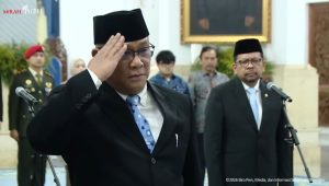 Mohammad Jumhur Hidayat saat dilantik sebagai Menteri Lingkungan Hidup di Istana Negara, Jakarta, pada Senin, 27/4/2026 | YouTube Sekretariat Presiden