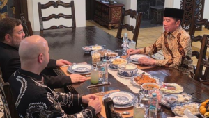 Duta Besar Republik Islam Iran untuk Indonesia, Mohammad Boroujerdi, menemui Presiden ke-7 Joko Widodo (Jokowi) di Solo, Jawa Tengah, Rabu, 1/4/2026. | Dok Kedubes Iran