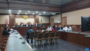 Orlando Hamonangan Sianipar selaku Kepala Seksi Intelijen Kepabeanan (paling kiri) saat menjadi saksi di Pengadilan Tipikor Jakarta, Rabu, 20/5/2026 | Syahrul Baihaqi/Forum Keadilan