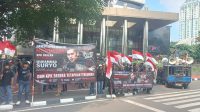 Jaringan Aktivis Nusantara menggelar aksi unjuk rasa di depan KPK, Jakarta, Rabu, 13/5/2025 | Muhammad Reza/Forum Keadilan