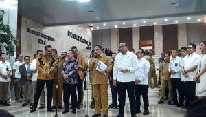 Mendagri Tito Karnavian, bersama dengan jajaran menteri lainnya, di Kompleks Parlemen, Senayan, Jakarta, Senin, 25/5/2026 | Novia Suhari/Forum Keadilan
