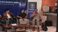 Mantan Wakil Kepala Kepolisian Republik Indonesia (Wakapolri) Oegroseno (paling kanan) dalam diskusi Obor Rakyat Reborn bertajuk “NKRI, Negara Kepolisian Republik Indonesia?” yang diselenggarakan di kawasan Cikini, Jakarta Pusat, Sabtu, 30/5/2026 | Syahrul Baihaqi/Forum Keadilan