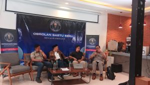 Pengamat politik dan militer Universitas Nasional (UNAS) Dr. Selamat Ginting (paling kiri)