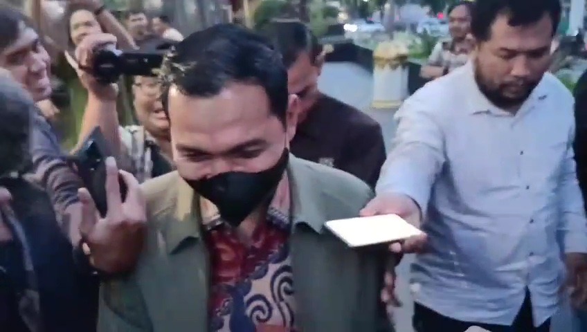 Plt Wali Kota Madiun Bungkam Usai Diperiksa KPK dalam Kasus Dugaan Korupsi Maidi