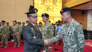 Panglima TNI Jenderal TNI Agus Subiyanto melantik Brigadir Jenderal TNI Muhammad Nas menjadi Kepala Pusat Penerangan (Kapuspen) TNI. | Dok Humas Mabes TNI