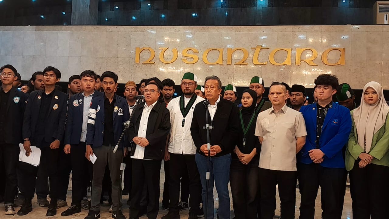 Audiensi Bersama Mahasiswa, DPR Jamin Penghematan MBG hingga Pasokan BBM Subsidi