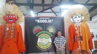 Ketua Komunitas Ondel-Ondel DKI Jakarta (KOODJA), Achmad Syaugie atau Bang Yogie, saat ditemui di basecamp KOODJA, kawasan Kebon Jeruk, Jakarta Barat, Senin, 1/6/2026 | Muhammad Reza/Forum Keadilan