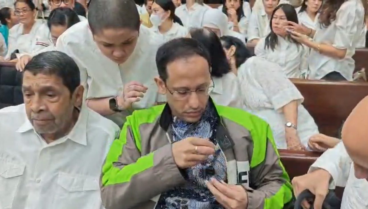Nadiem Makarim Pakai Jaket Gojek di Sidang Pledoi Kasus Chromebook