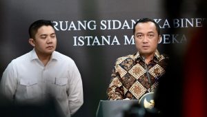 Menteri Sekretaris Negara (Mensesneg) Prasetyo Hadi (kanan) di Kompleks Istana Kepresidenan Jakarta, Selasa, 2/6/2026 | Ist