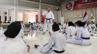 Latihan bersama di Honbu Dojo Institut Karate-do Indonesia (INKAI) sekaligus penghormatan kepada almarhum Jenderal TNI (Purn) Ryamizard Ryacudu, Ketua Umum Pengurus Pusat INKAI periode 2001-2014, di Jalan Urip Sumoharjo Nomor 17, Bali Mester, Jatinegara, Jakarta Timur, Ahad, 7/6/2026 | Dok. PP INKAI