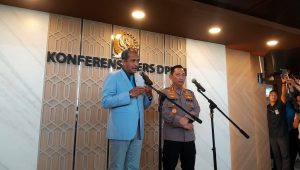 Wamenkum Edward Hiariej bersama dengan Kapolri Listyo Sigit Prabowo, di Kompleks Parlemen, Senayan, Jakarta, Selasa, 9/6/2026 | Novia Suhari/Forum Keadilan
