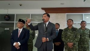 Menhan Sjafrie Sjamsoeddin beserta jajaran dengan didampingi Ketua Komisi I DPR RI Utut Adianto, di Kompleks Parlemen, Senayan, Jakarta | Novia Suhari/Forum Keadilan