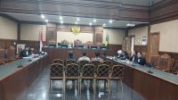 Tiga PNS Kemendag RI saat menghadapi sidang dakwaan kasus korupsi pengadaan gerobak dagang di Pengadilan Tipikor Jakarta, Kamis, 11/6/2026 | Syahrul Baihaqi/Forum Keadilan