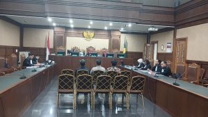 Tiga PNS Kemendag RI saat menghadapi sidang dakwaan kasus korupsi pengadaan gerobak dagang di Pengadilan Tipikor Jakarta, Kamis, 11/6/2026 | Syahrul Baihaqi/Forum Keadilan