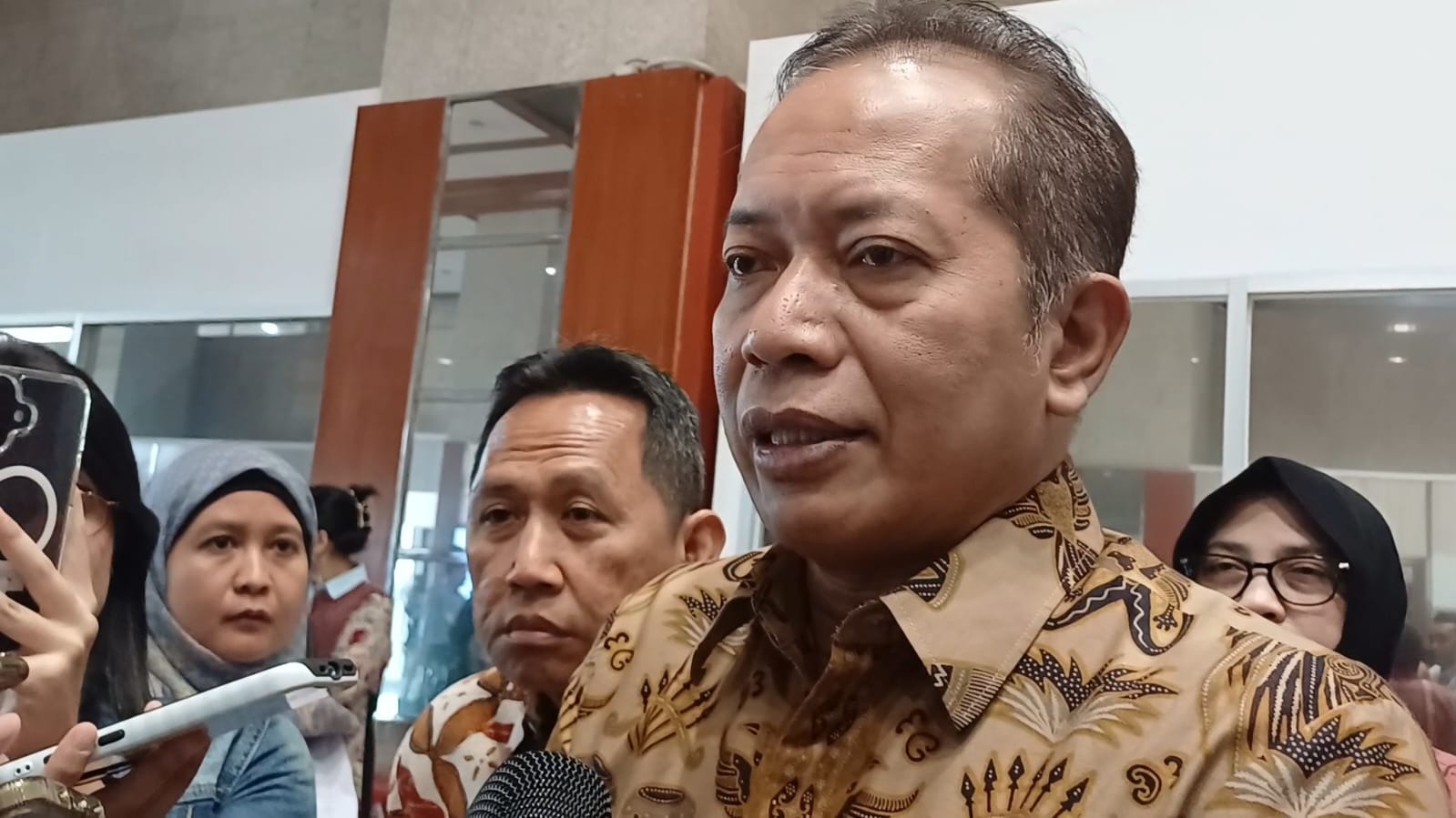Soal Penolakan Kopdes, Menkop: Mahasiswa dari Negara Mana Itu