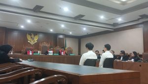 Eks Dirut BRI Ventures Nicko Widjaja (kiri) dan VP Investment BRI Ventures William Ghazali (kanan) di Pengadilan Tipikor Jakarta, Kamis, 18/6/2026 | Syahrul Baihaqi/Forum Keadilan