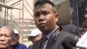 Kuasa hukum Roy Suryo, Ahmad Khozinudin di Polda Metro Jaya, Jakarta, Jumat, 19/6/2026 | Muhammad Reza/Forum Keadilan