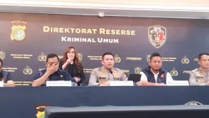 Konferensi pers terkait penangkapan Roy Suryo dan Dokter Tifa dalam kasus tudingan ijazah palsu Presiden ke-7 RI Joko Widodo (Jokowi) di Polda Metro Jaya, Jakarta Selatan, Jumat, 19/6/2026 | Muhammad Reza/Forum Keadilan